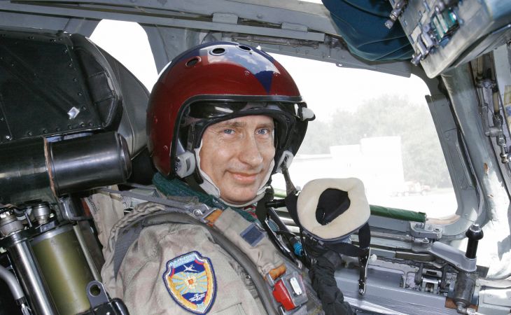 Путин согласился приостановить авиасообщение с Египтом