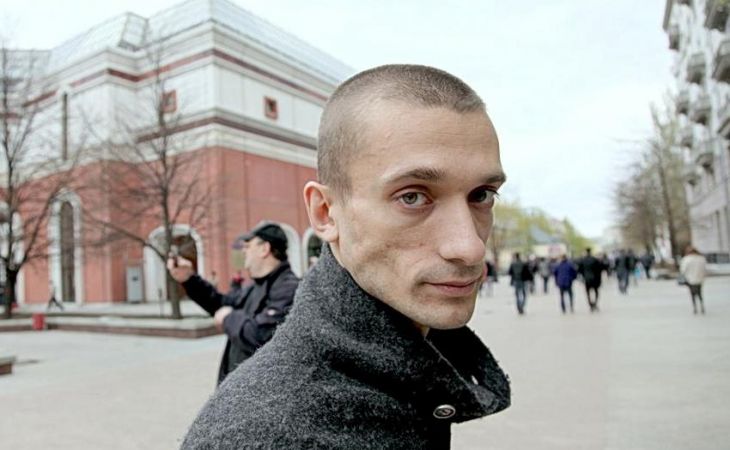 Художника Павленского, ранее прибившего мошонку к брусчатке, задержали за поджог здания ФСБ