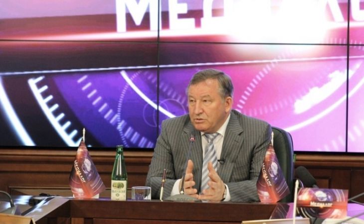 Медведев порекомендовал губернаторам сократить расходы на пиар