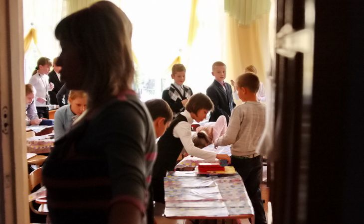 Российских школьников разделили на бедных и богатых