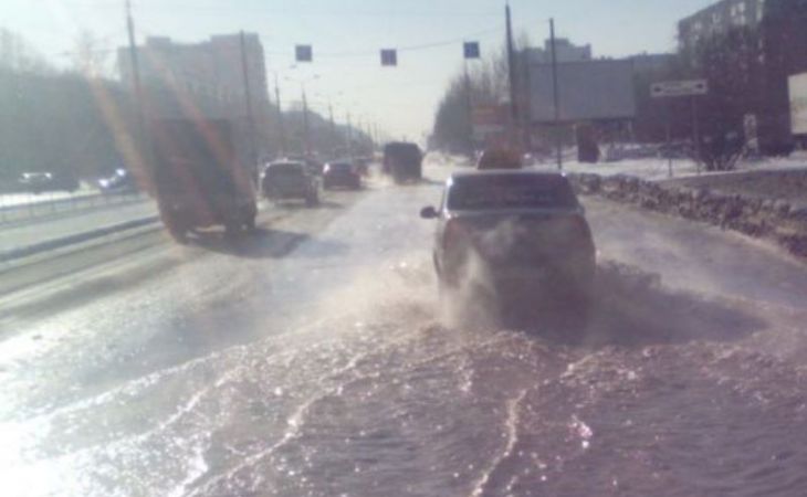 "Воды по полное Попова" - повреждение на трубопроводе стало причиной потопа в Барнауле