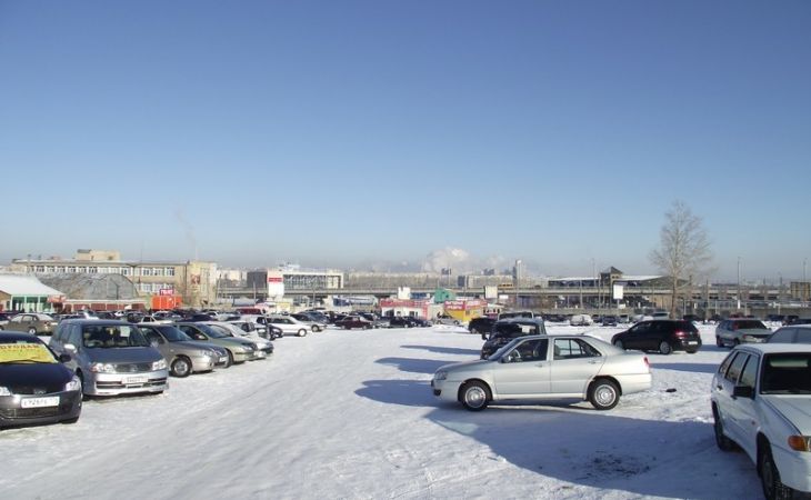 Продажи автомобилей в России близки к антирекорду 2010 года