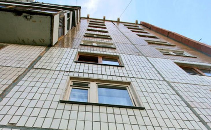 В Рубцовске 5-летний ребенок выпрыгнул из окна пятого этажа