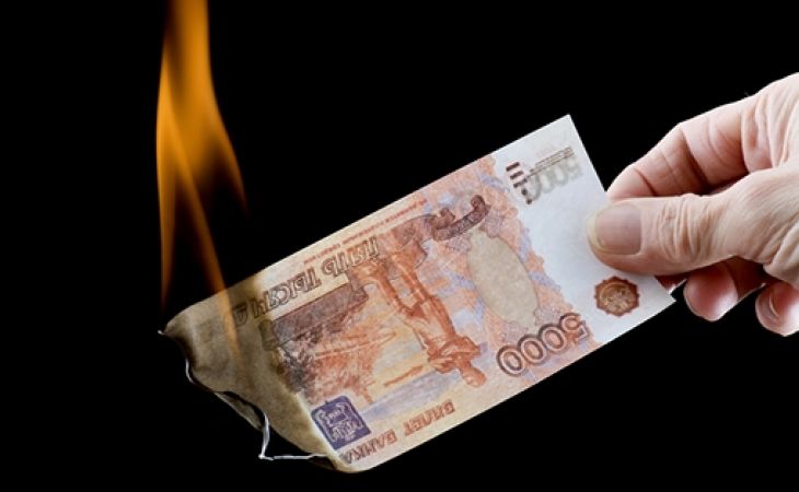 В правительстве информацию о грядущей девальвации рубля назвали полной ерундой