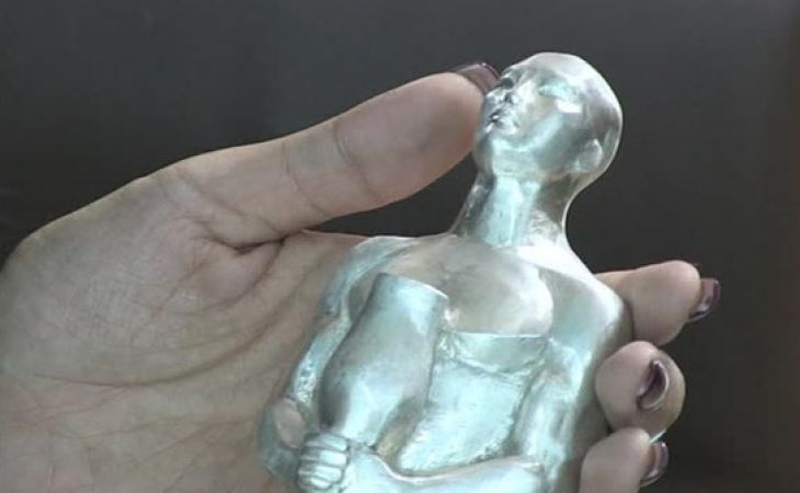 В Якутии для Леонардо Ди Каприо отлили серебряный "Оскар"