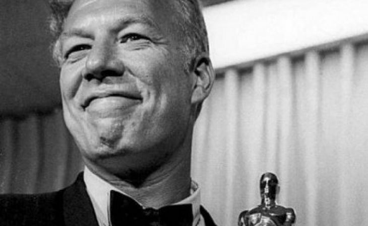 Скончался звезда фильмов "Голый пистолет" и лауреат премии "Оскар" Джордж Кеннеди