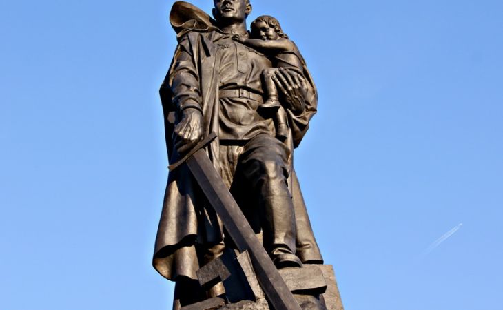 Польша решила снести более 500 советских памятников