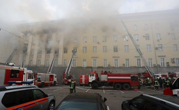 В центре Москвы горело здание Минобороны