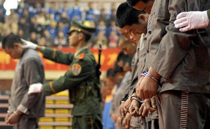 Минимальный размер взятки, за которую могут приговорить к смертной казни, установили в Китае