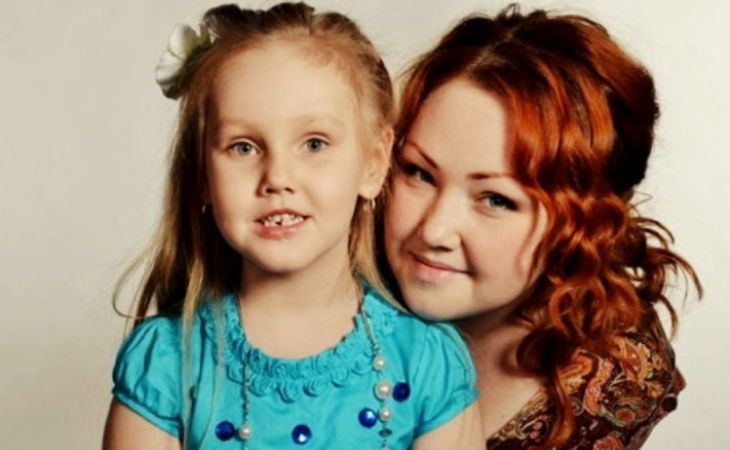 Родственники погибшей в катастрофе над Синаем Юлии Масленниковой судятся за ее дочь