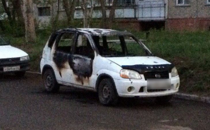 Автомобиль взорвался ночью в Барнауле