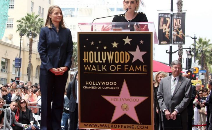 53-летняя Джоди Фостер получила звезду на "Аллее славы"