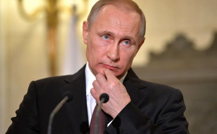 Трехтомник выступлений Путина за 15 лет презентуют у стен Кремля