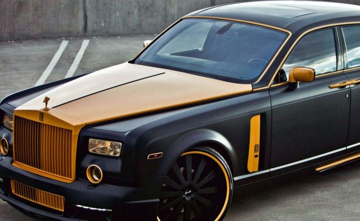 В Челябинске владелец Rolls-Royce требует пять миллионов с водителя "жигулей"