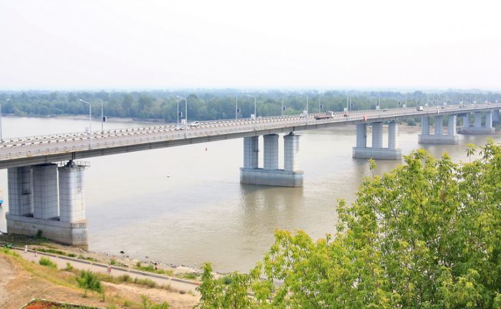 Труп школьника обнаружили в Оби недалеко от Нового моста в Барнауле