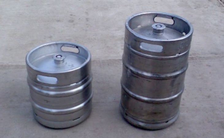 Барнаулец украл кеги пива из одного бара и продал в другой