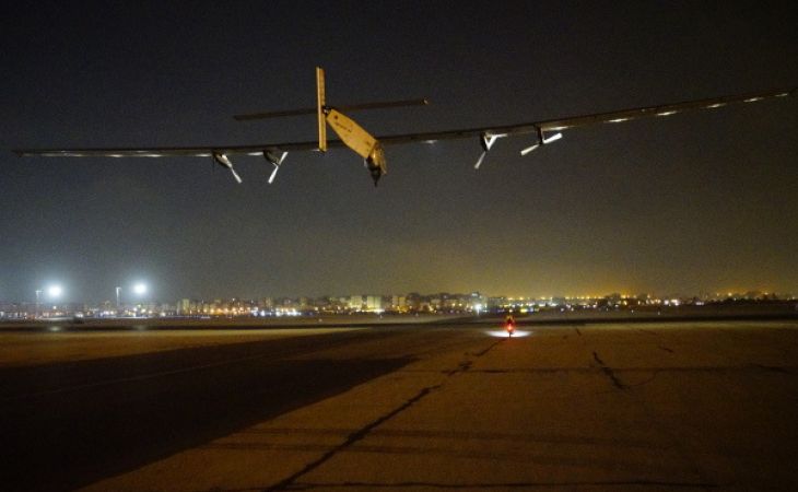 Впервые в истории: самолет на солнечных батареях пролетел вокруг земли