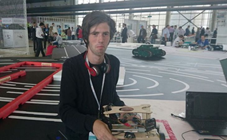 Студент из Томска разработал робота для заделывания ям на дорогах