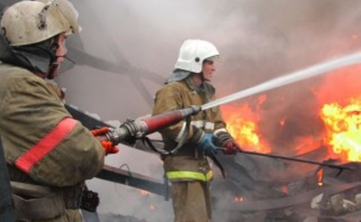 Женщина погибла при пожаре в частном доме в Рубцовске