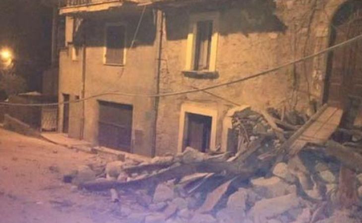 Землетрясение в Италии разрушило половину города