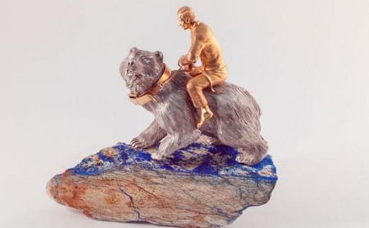 Скульптор из Белокурихи передал Путину подарок от жителей Алтайского края