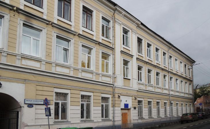 После скандала о "романах" учителя с детьми в московской школе возбудили уголовное дело
