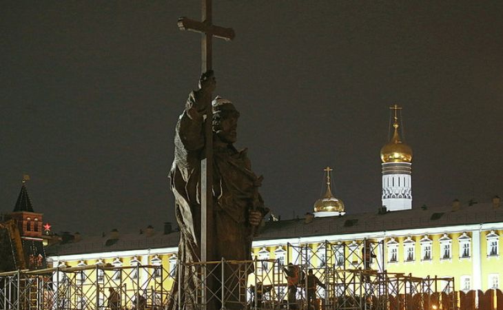 Путин откроет памятник князю Владимиру в День народного единства
