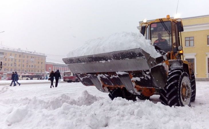 В Барнауле не хватает дорожной техники для уборки улиц от снега
