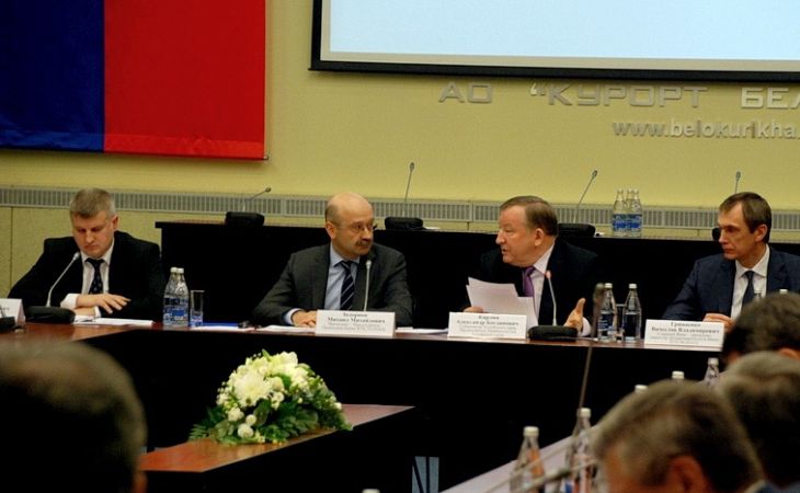 Президент ВТБ24 Задорнов обсудил с Александром Карлиным социально-экономическую ситуацию в регионе