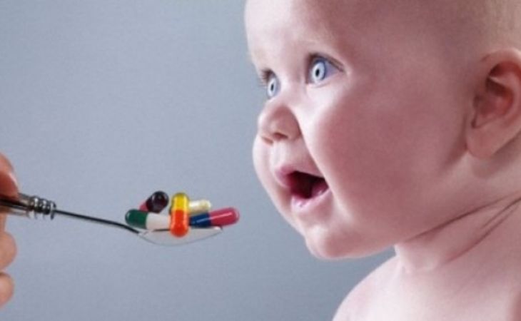 Ученые назвали негативные последствия приема антибиотиков в детстве