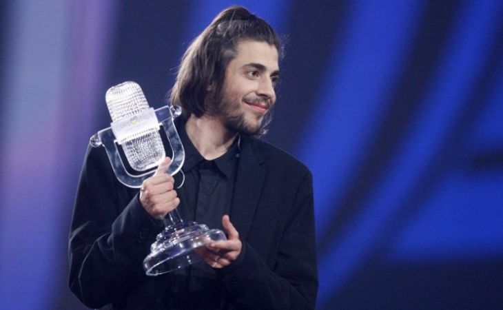 Победу в конкурсе "Евровидение-2017"одержал тяжелобольной певец из Португалии