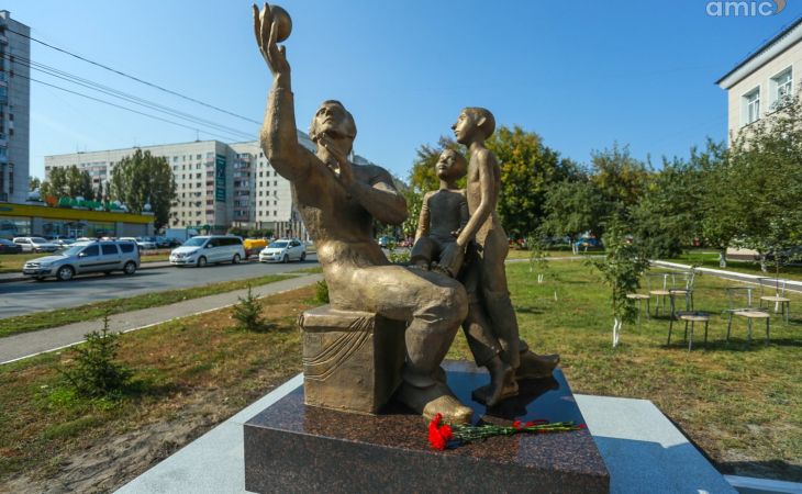 Новый памятник открыли в центре Барнаула