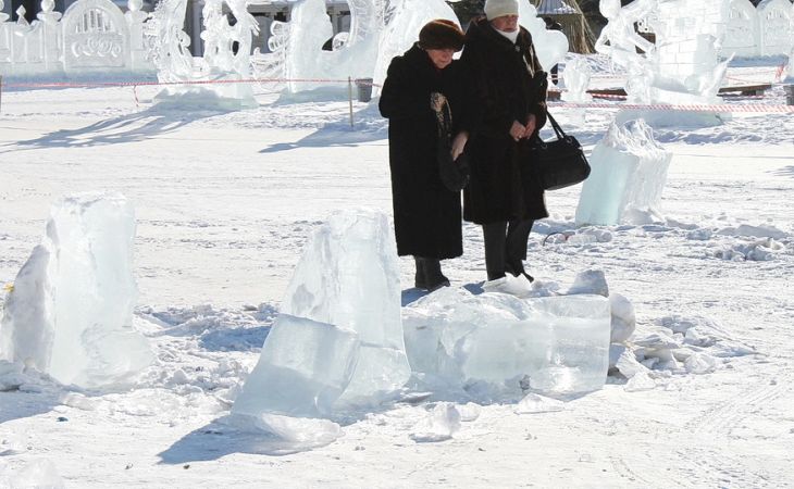 Демонтаж снежного городка начался в Барнауле