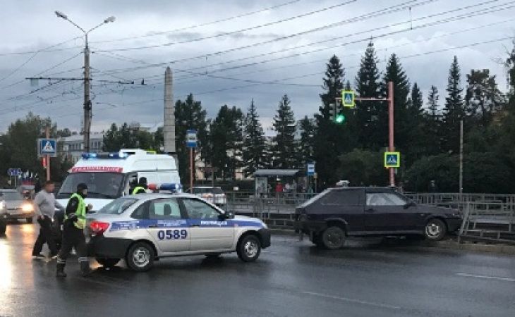 Гонки с полицией: в Барнауле задержан пьяный водитель, сбивший торговую палатку