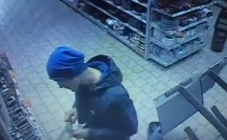 Житель Минска отрубил себе палец в магазине и бросил его продавцу - видео