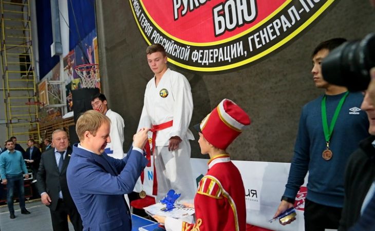 Лучшие бойцы ВДВ соревновались в Барнауле