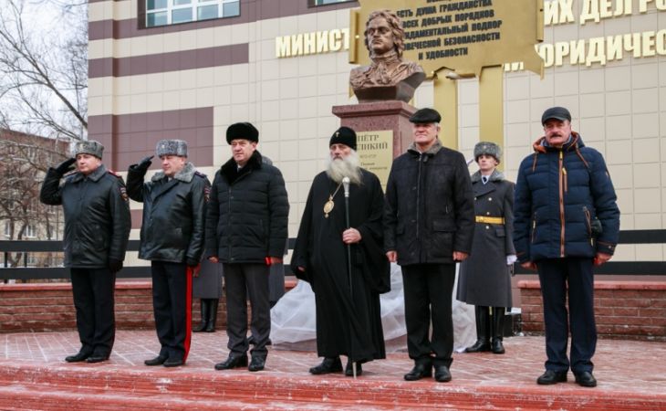 Памятник Петру I установили в Барнауле