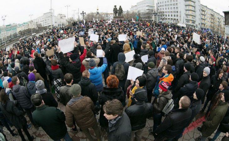 Штрафом в 100 тысяч рублей накажут за отмену митинга без предупреждения