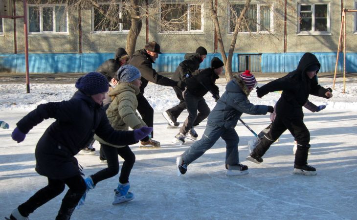 Оздоровительный проект "Зимний дворовый инструктор" реализуется в Барнауле