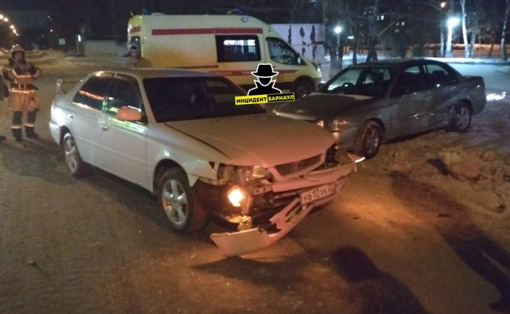 ДТП с пострадавшими произошло поздно вечером 2 декабря в Барнауле