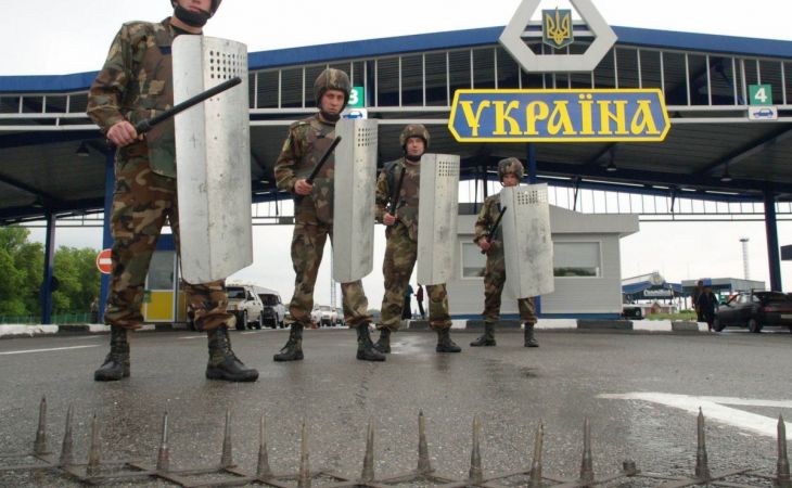 Около 900 россиян не пустили на Украину после введения военного положения