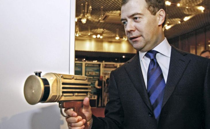Медведев пообещал разобраться с Беларусью из-за цен на лифты