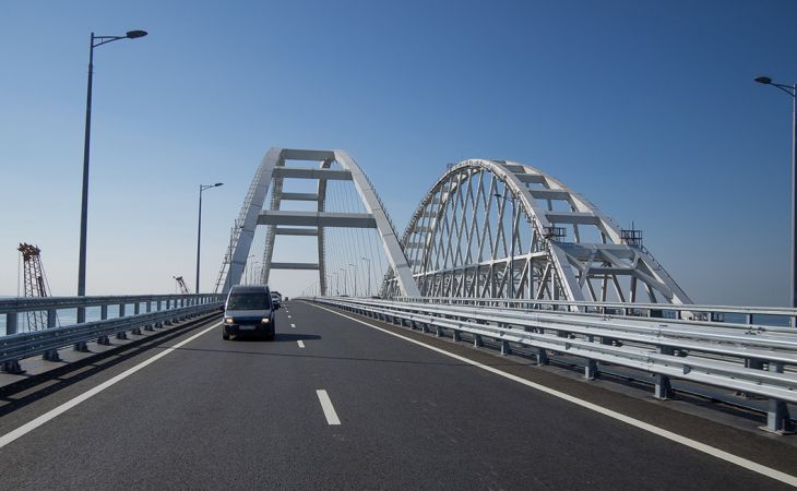 Украинский министр захотел наблюдать за Крымским мостом из-под воды