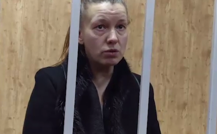 "Меня подставили из зависти": суд арестовал мать девочки-"маугли" в Москве