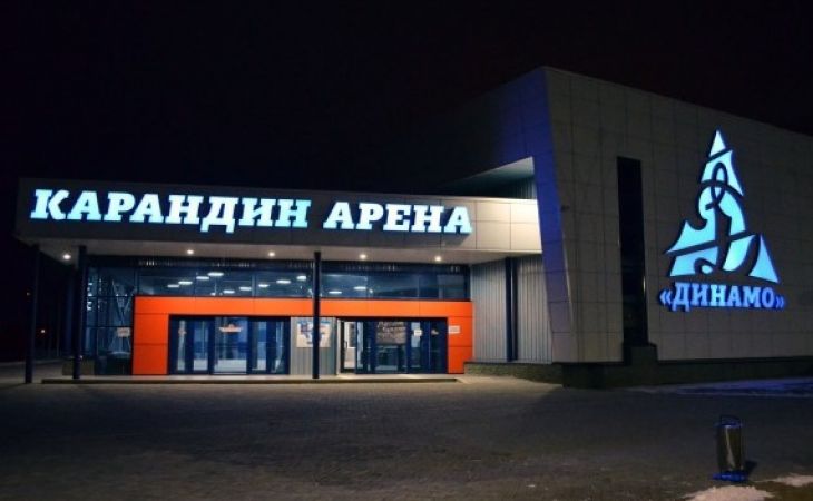 Ледовый дворец "Динамо" в Барнауле закрыли после падения ребенка с трибуны