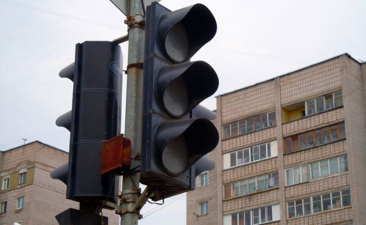 В Барнауле массово отключают светофоры