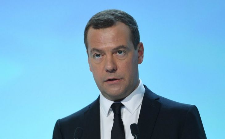 Медведев разрешил регионам снижать плату за вывоз мусора