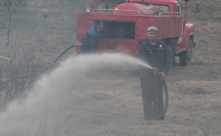 Добровольцы Алтайского края борются с лесными пожарами