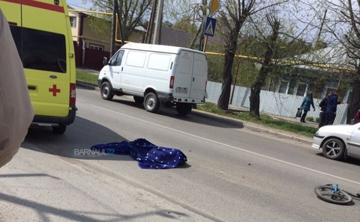 Ребенка на велосипеде насмерть сбила маршрутка в Барнауле