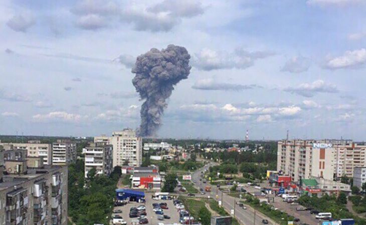Последствия взрывов на оборонном заводе ликвидируют в Дзержинске